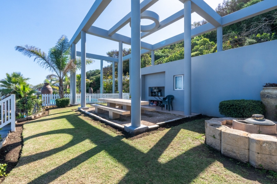 7 Bedroom Property for Sale in Outeniqua Strand Western Cape